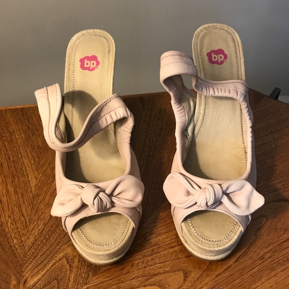 Light pink wedge sandals